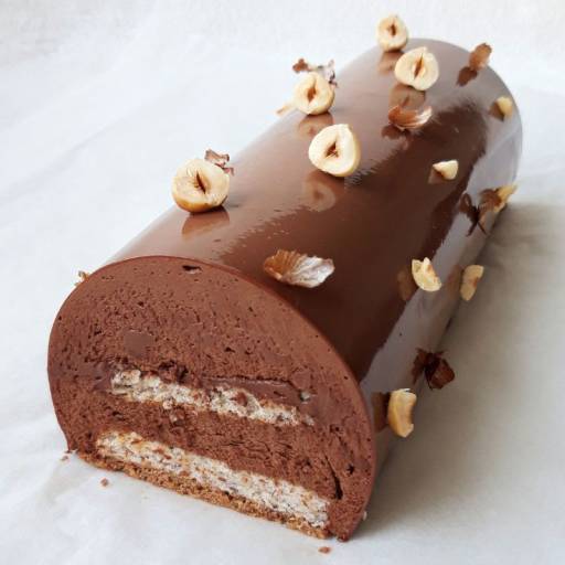 Bûche royal chocolat aux noisettes Piémont