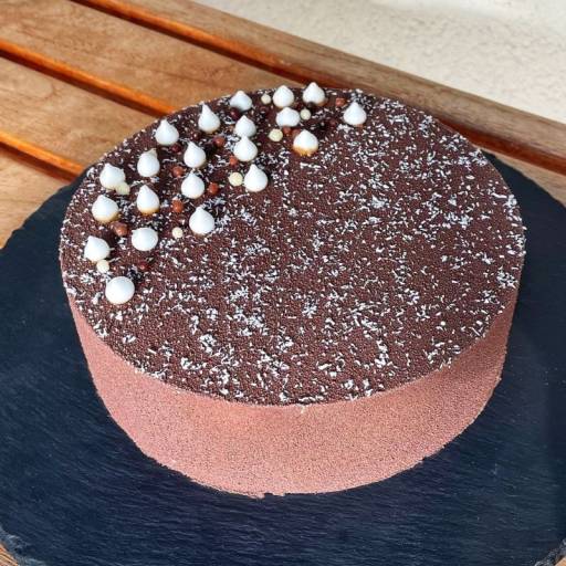 Entremets coco, chocolat et praliné 